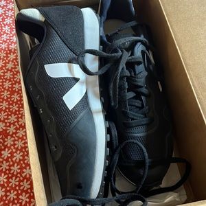 Men’s Veja SDU B-MESH BLACK WHITE Trainers Sneakers size 10